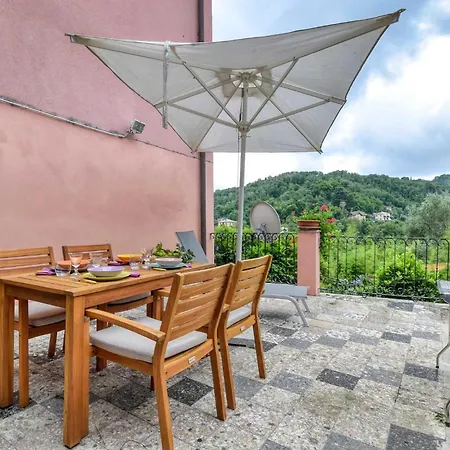 2 Bedroom Amazing In Apartman Camogli