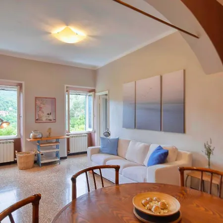 2 Bedroom Stunning In Camogli